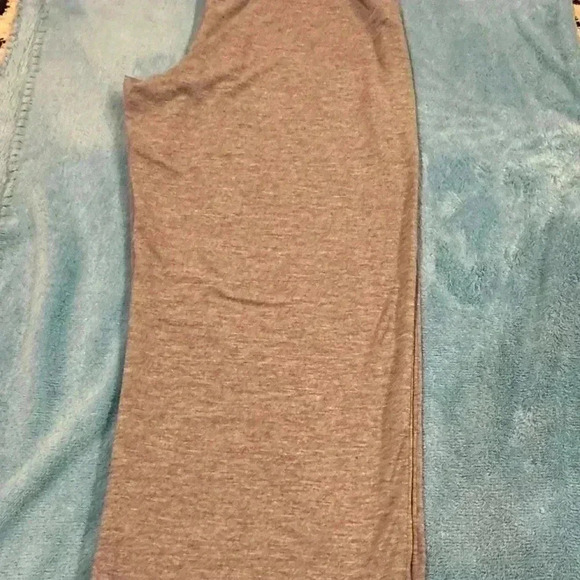 Ladies Under Armour capri length sweat pants - Picture 5 of 11